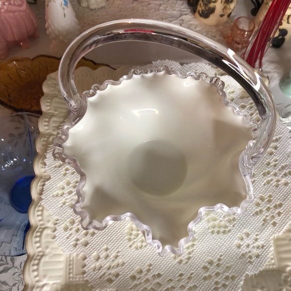 Fenton paisley ruffled basket - Picture 7 of 9